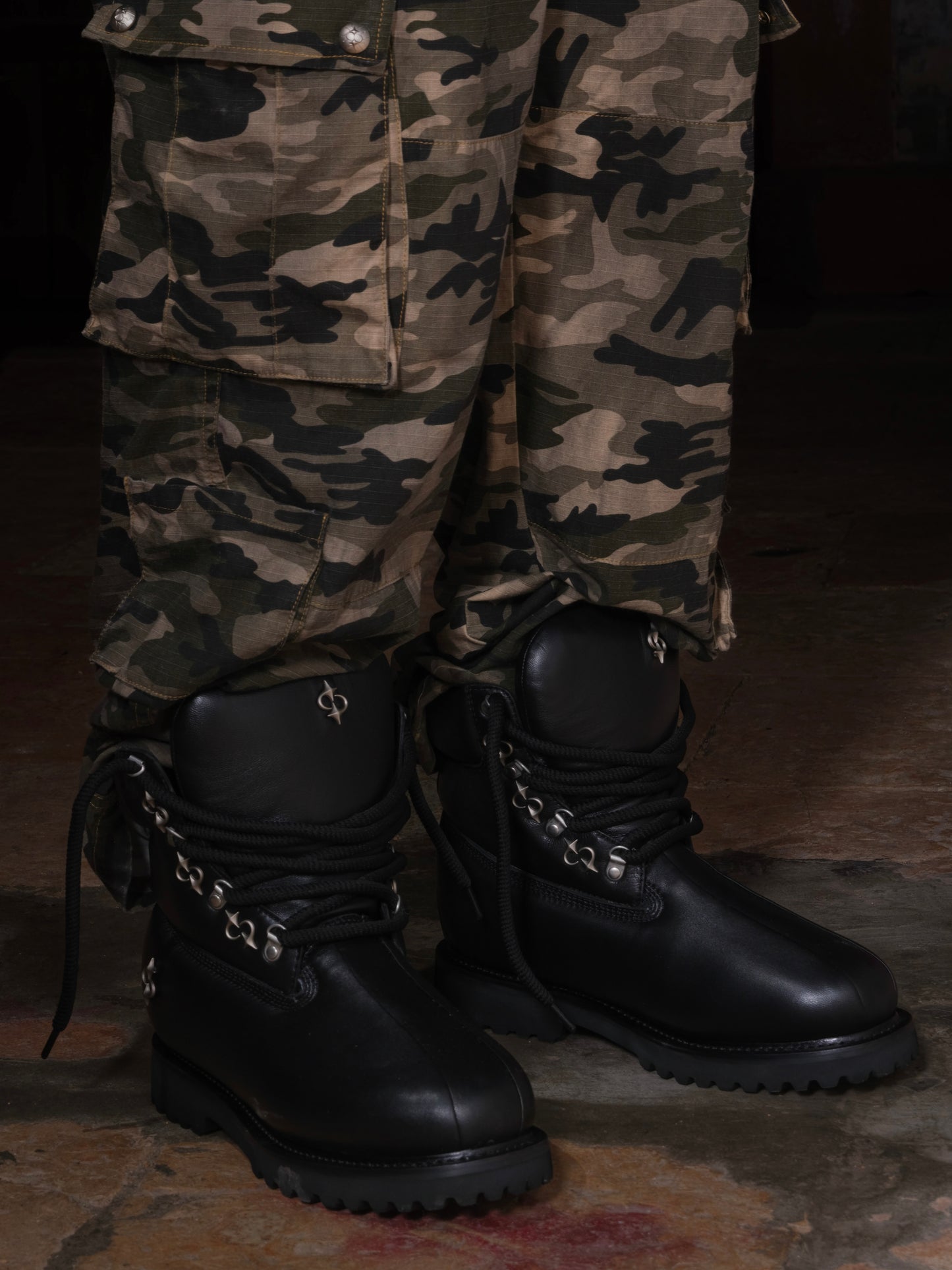 LE LOSANGE MOHAWK BIG BOOTS BLACK