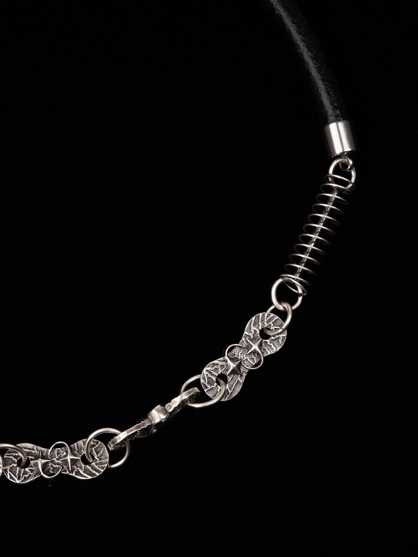 SPRING LEATHER CORD SPARKLE NECKLACE