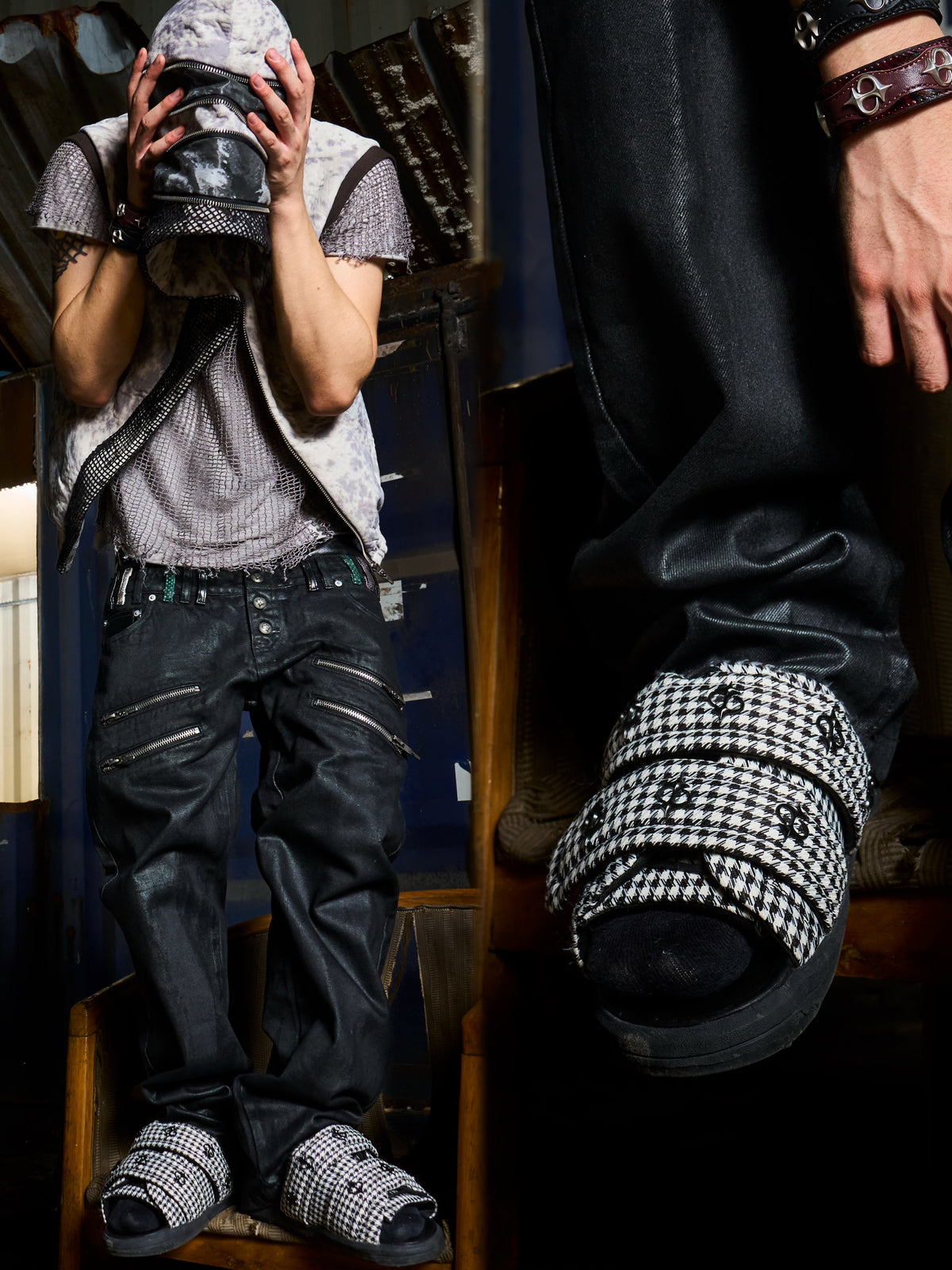 LE LOSANGE VUTURE SANDALS